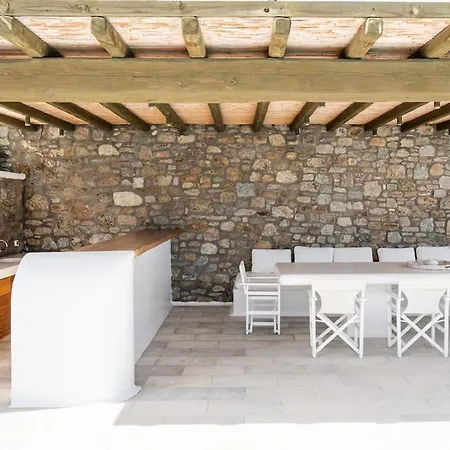 Villa Nafsithoi, Agios Lazaros